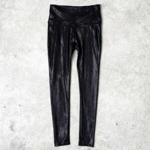 AR-33 Mid Rise Shimmer Leggings Black, size Small